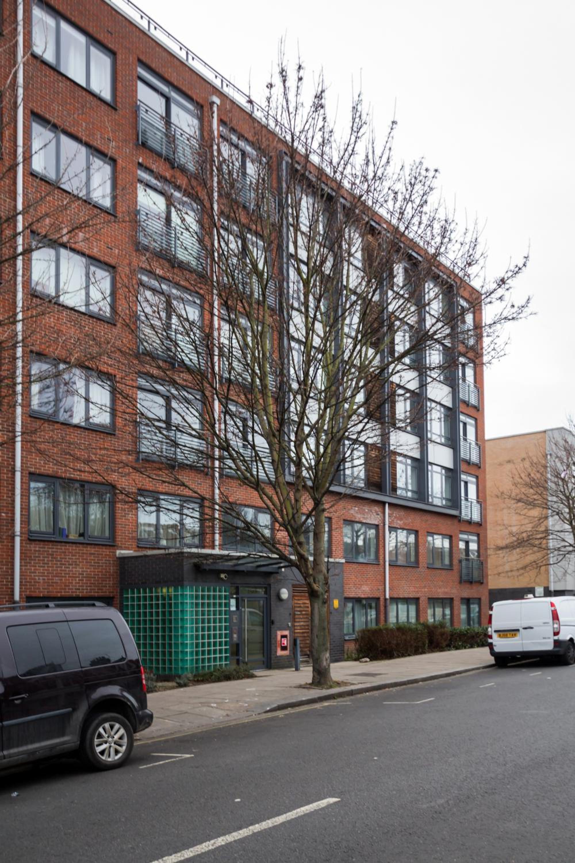 Splendid 2 BDR Apt with Panoramic View, Acton