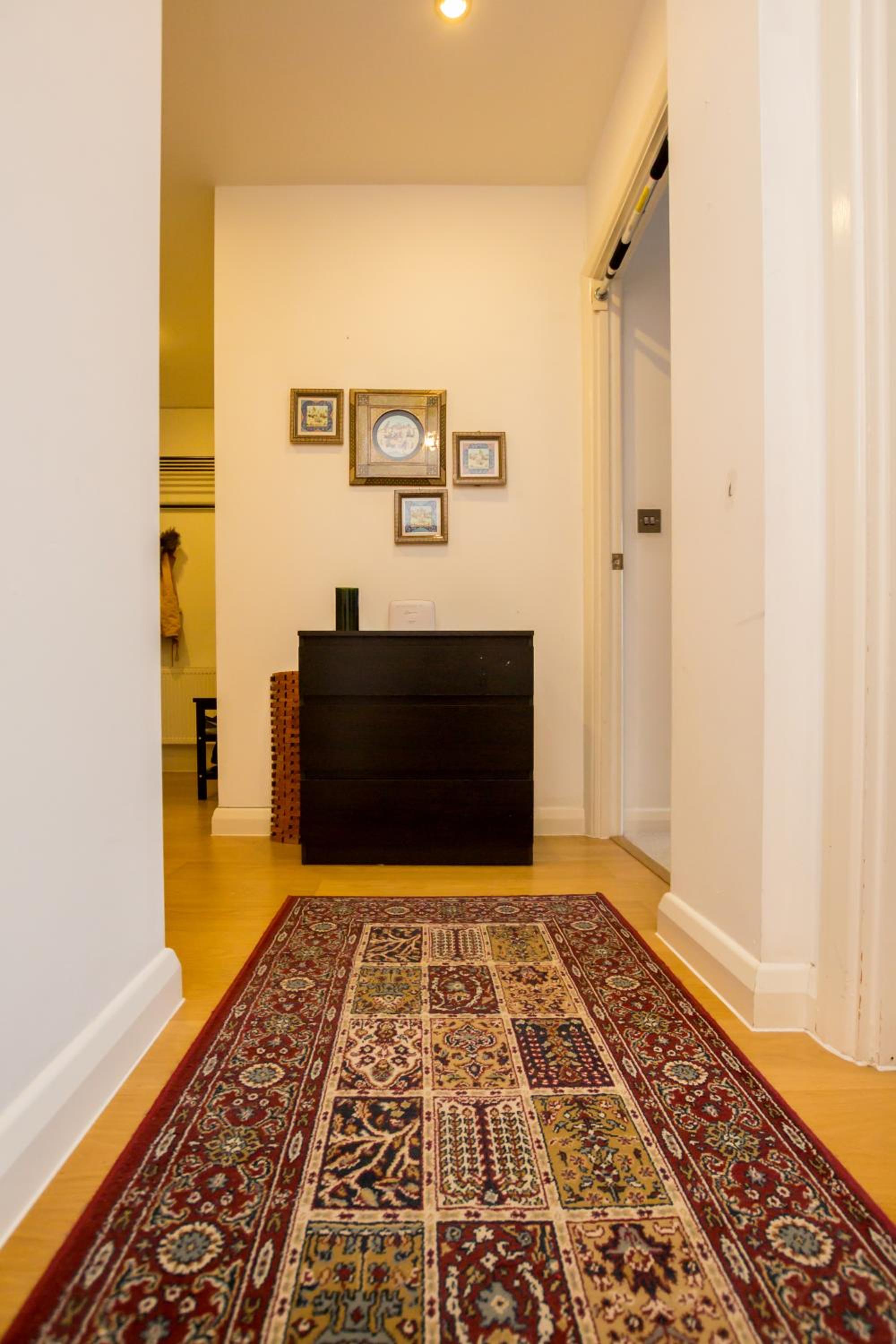Splendid 2 BDR Apt with Panoramic View, Acton