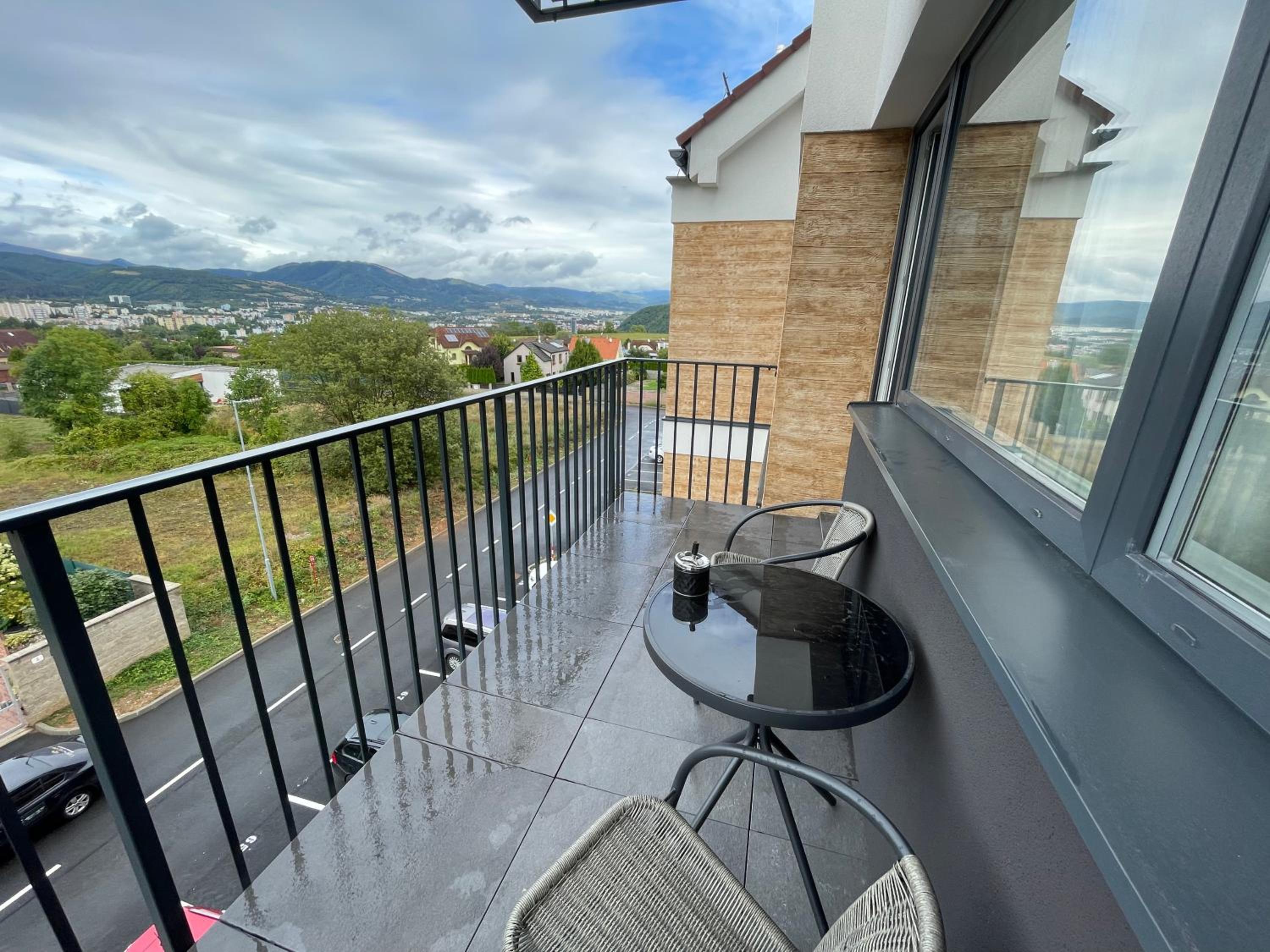 New flat with a mountain view, garage parking view 5