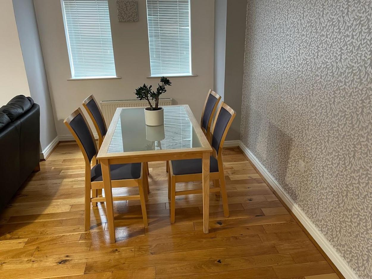 Stylish, Bright & Spacious 2 Bed Apartment with Parking, Fulwood, Preston view 4