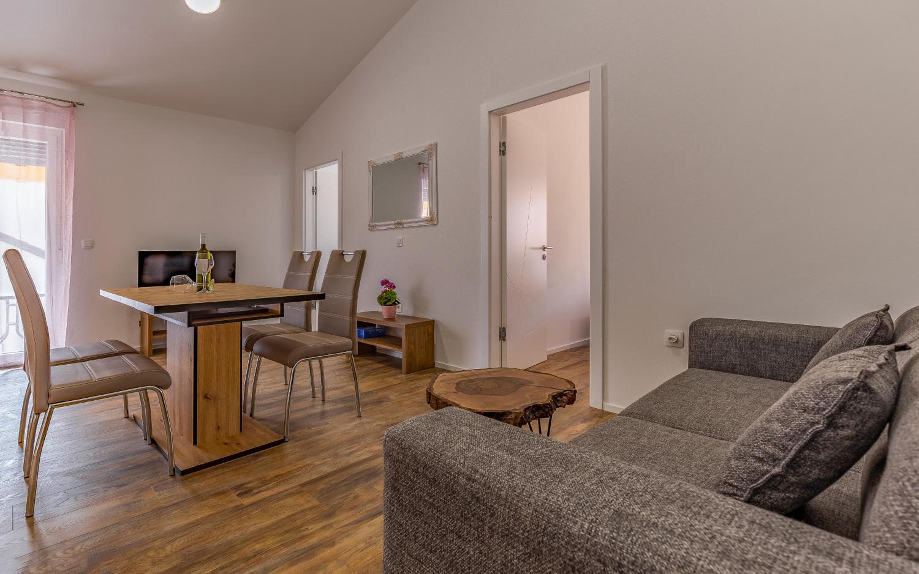 Apartments Elin