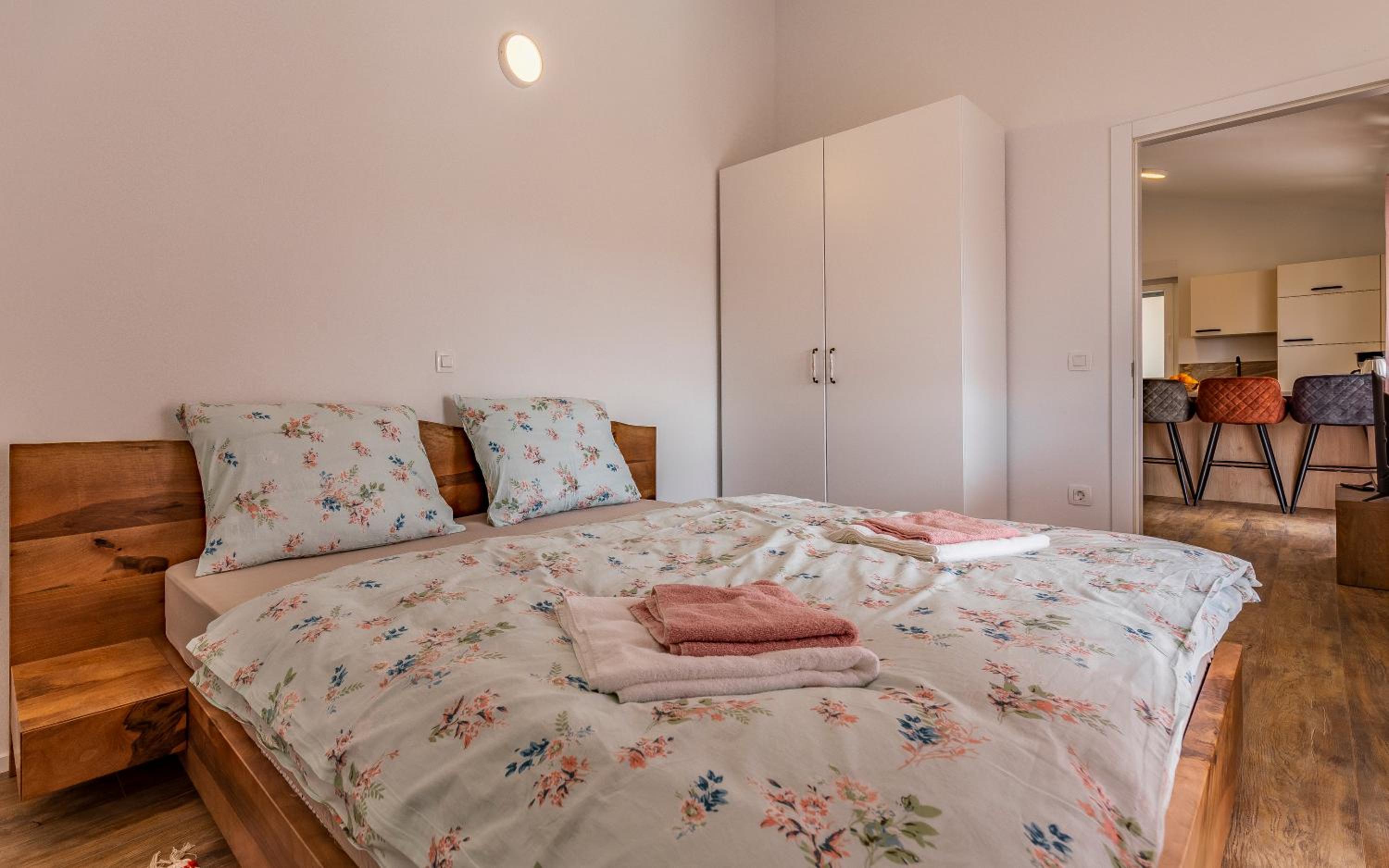 Apartments Elin