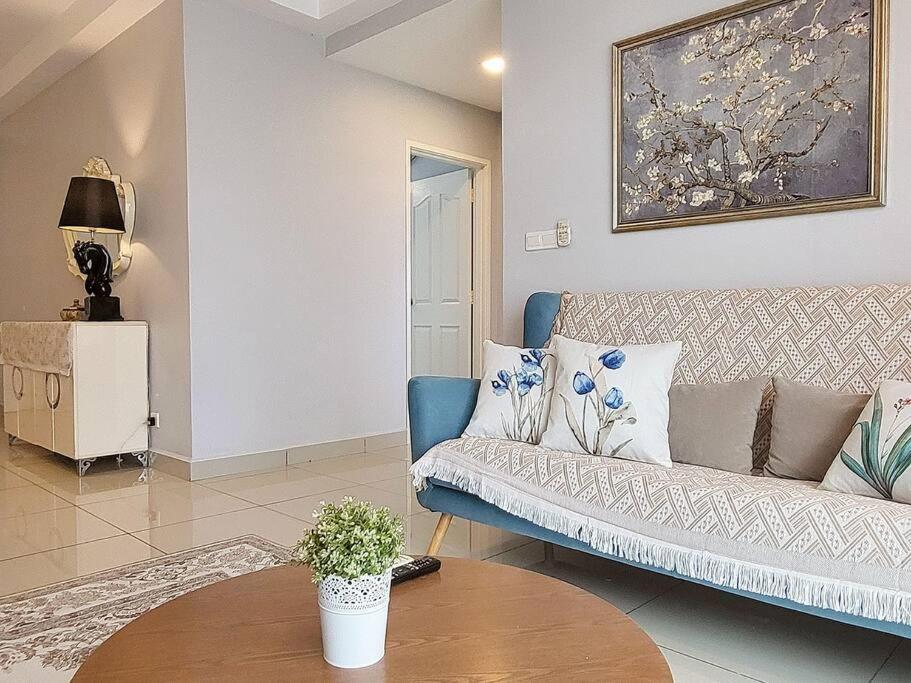 [Parisan Retreat] 5pax 5 min drive to Mt Austin.