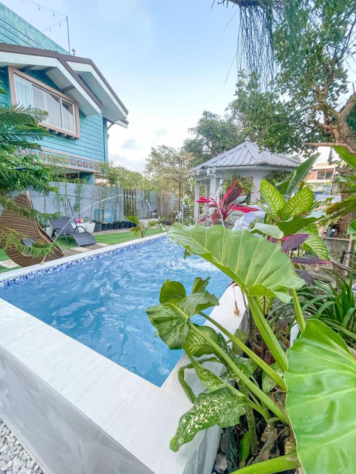 Refreshing Retreat: Tagaytay House with Pool view 2