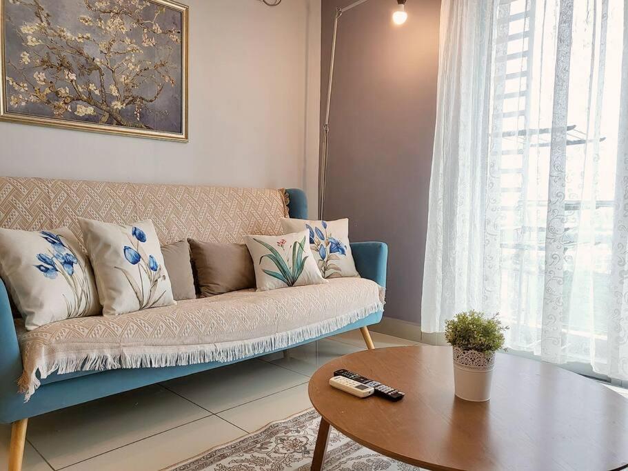 [Parisan Retreat] 5pax 5 min drive to Mt Austin.