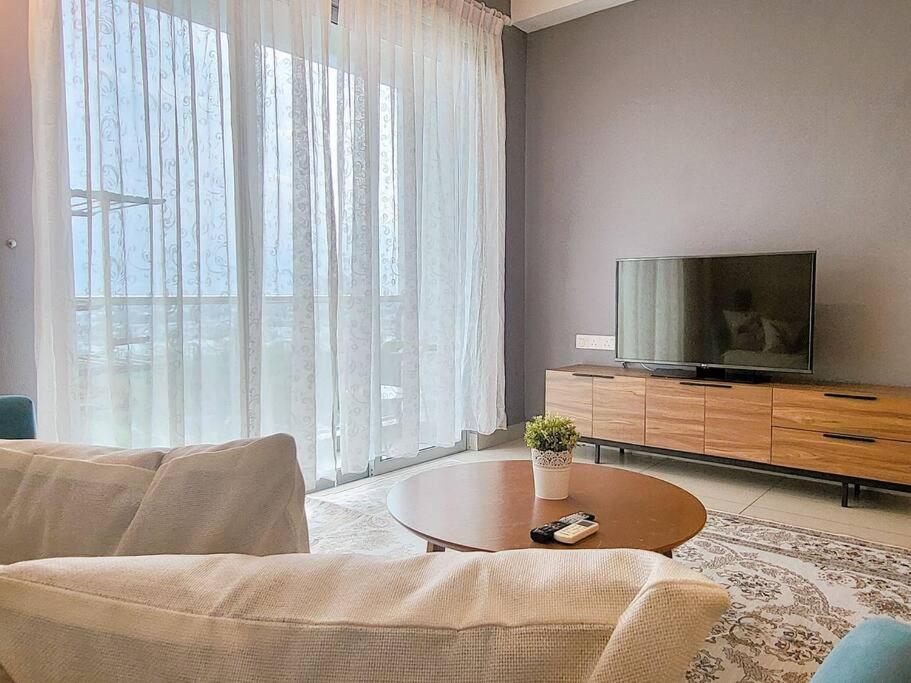 [Parisan Retreat] 5pax 5 min drive to Mt Austin.