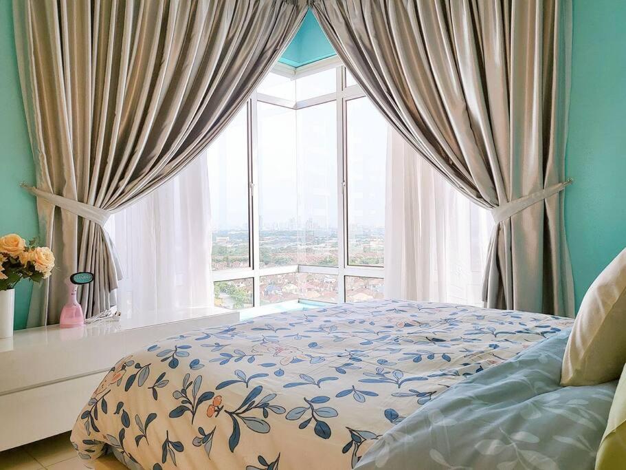 [Parisan Retreat] 5pax 5 min drive to Mt Austin.