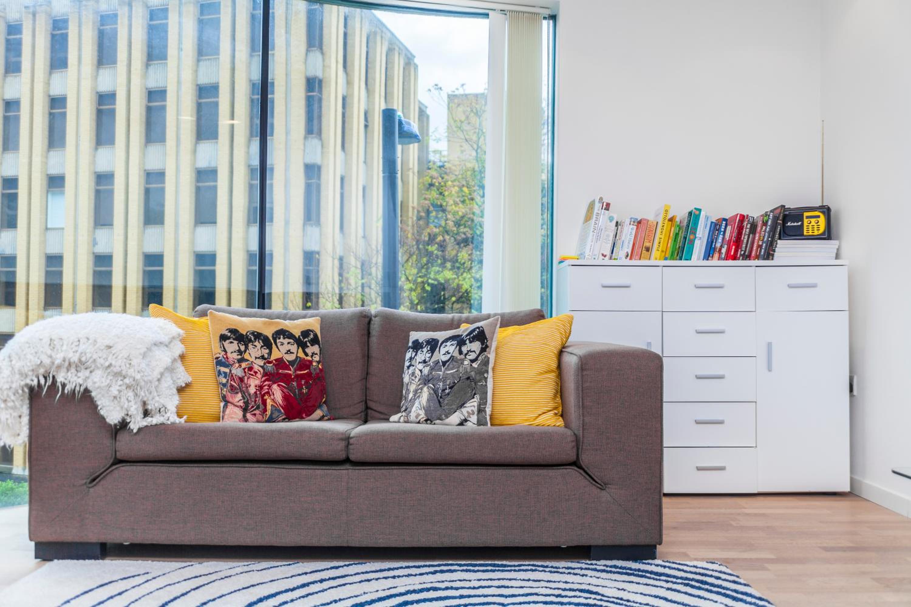 Family 1 Bdr Apt, Panoramic Views, Minute to Tube