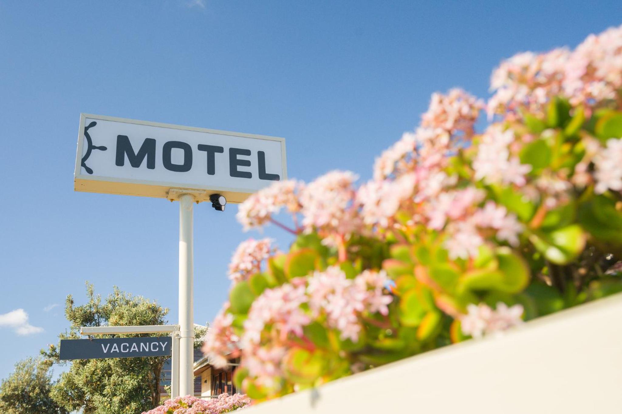 Loch Ard Motor Inn