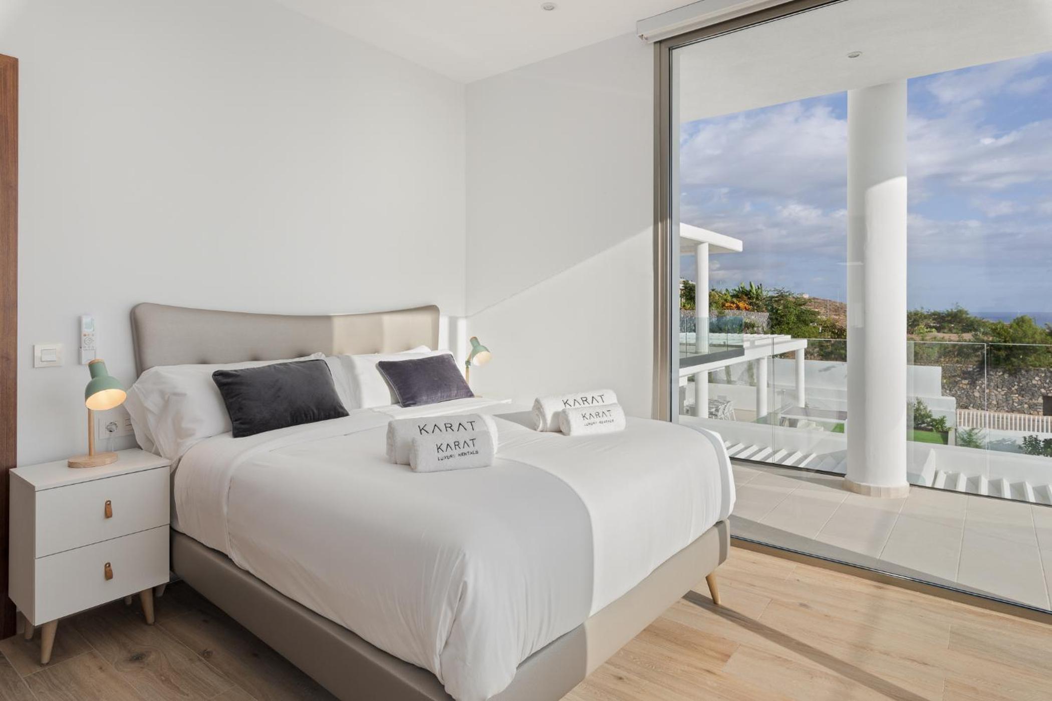 KARAT Villa Royal White