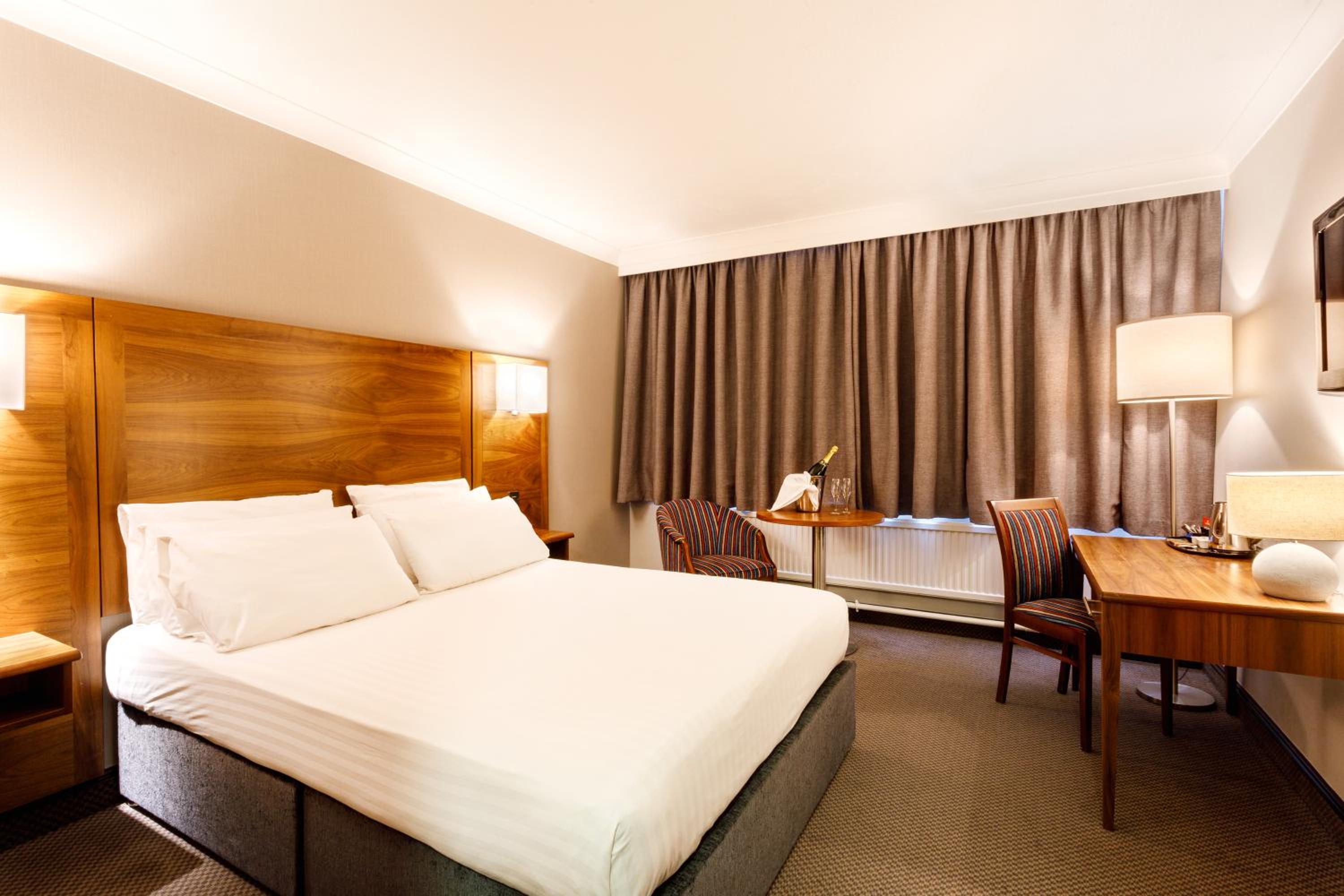 Huddersfield Vacations - Cedar Court Hotel Huddersfield - Property Image 8