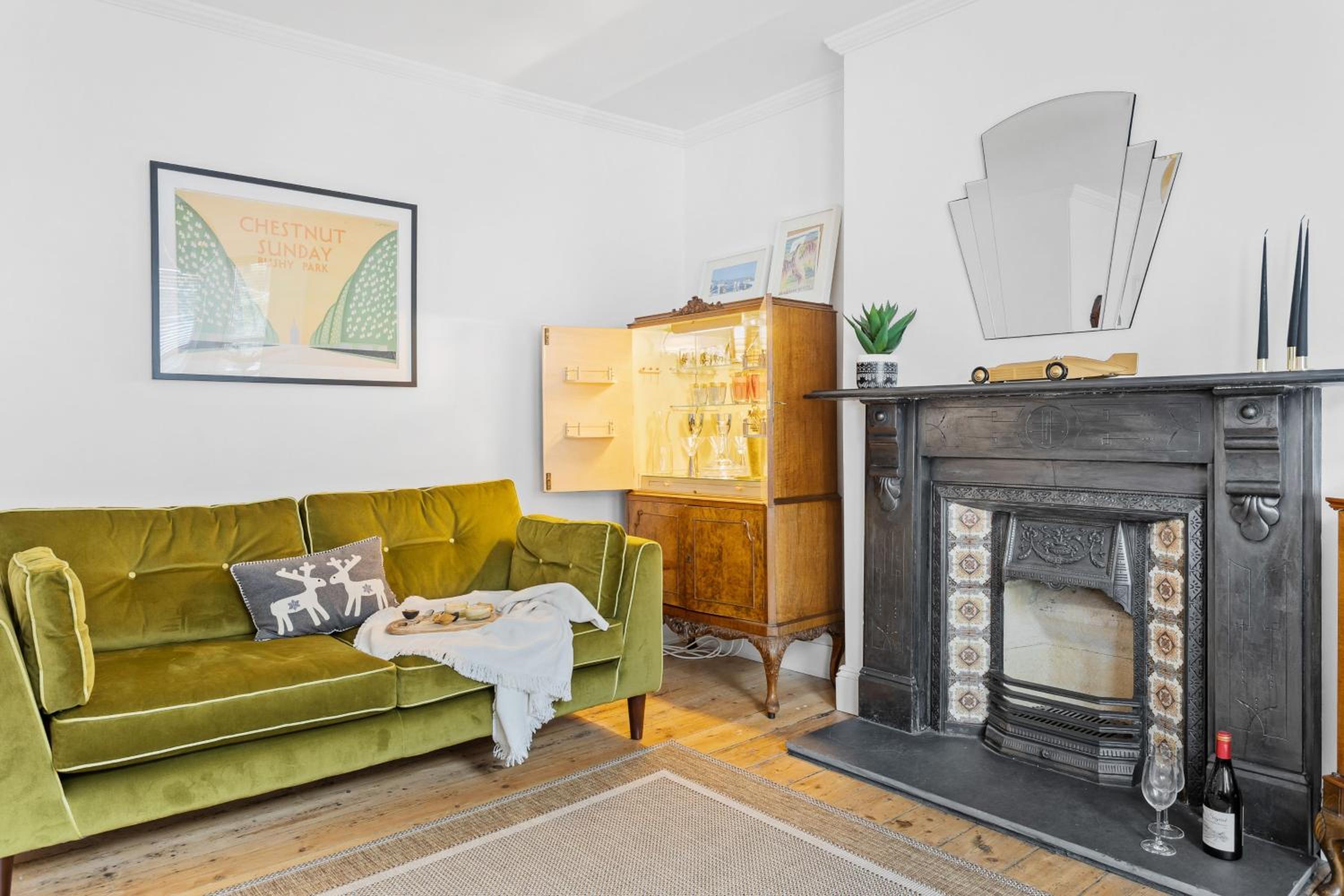 Kessel House - Outstanding family home, close to town centre view 5