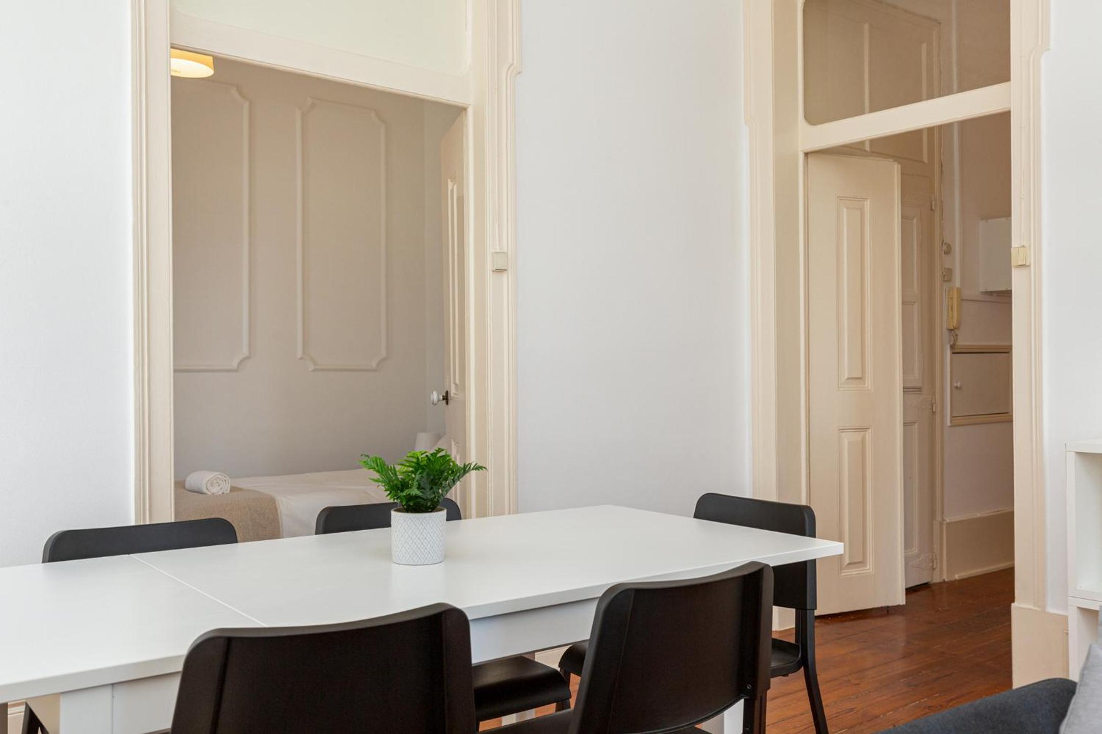 4BR Lisbon Apartment - Central Location view 3