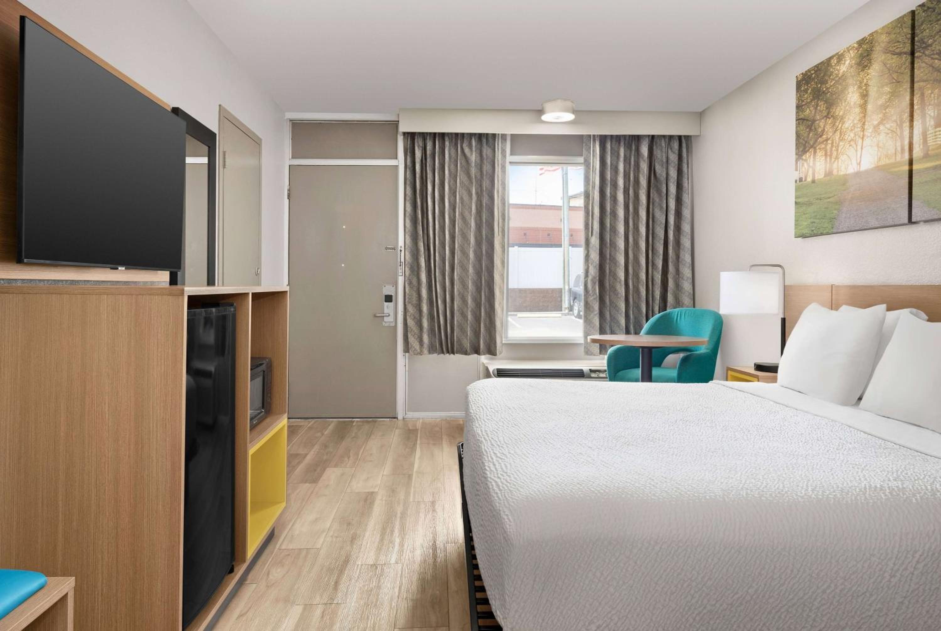 Lake City Vacations - Days Inn by Wyndham Lake City I-75 - Property Image 19