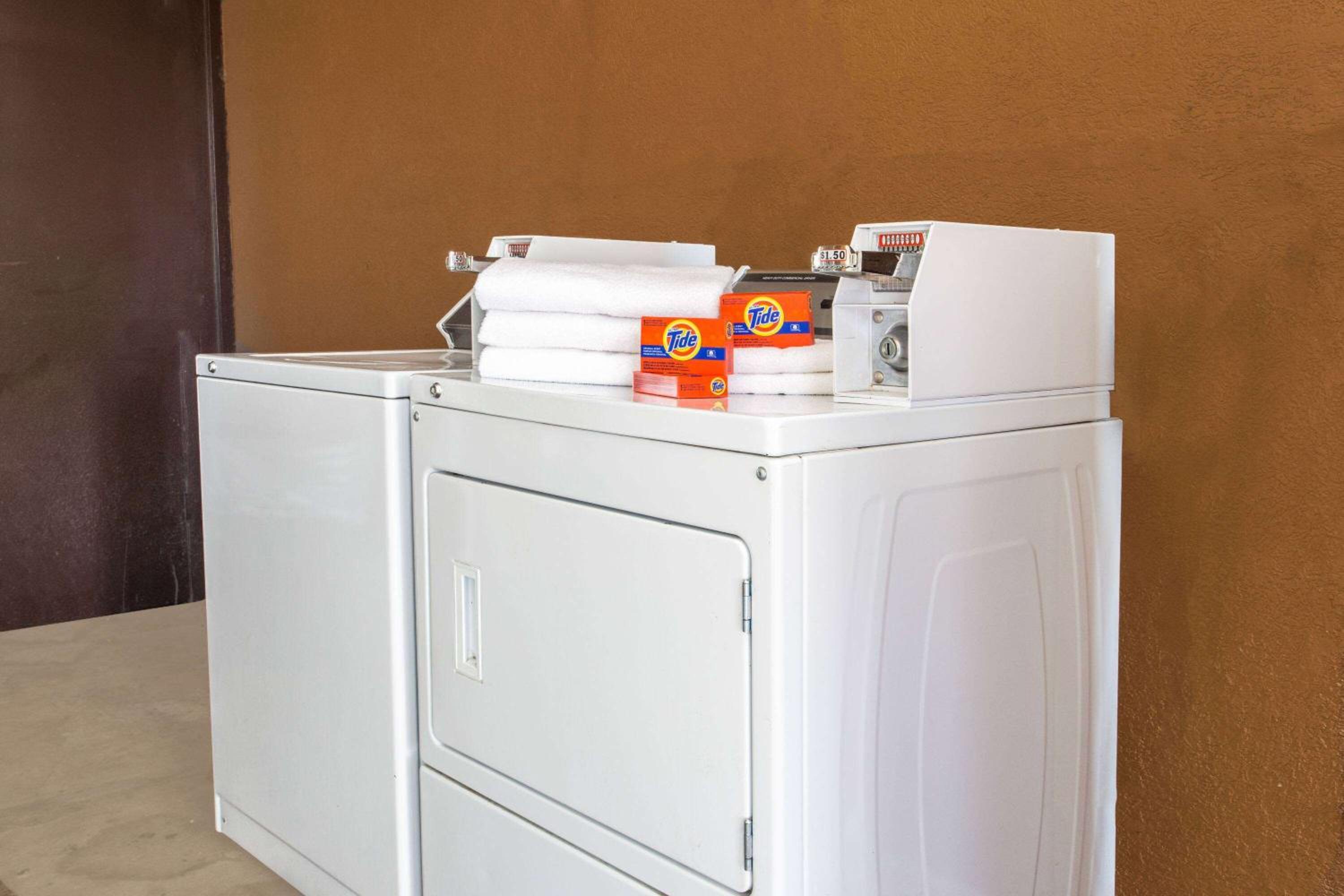 Lake City Vacations - Days Inn by Wyndham Lake City I-75 - Property Image 13