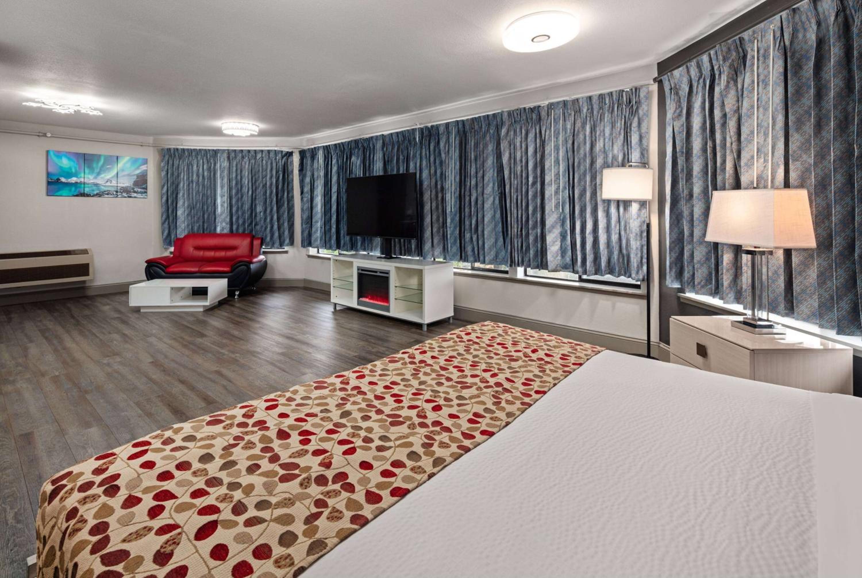 Days Inn by Wyndham Lakewood South Tacoma