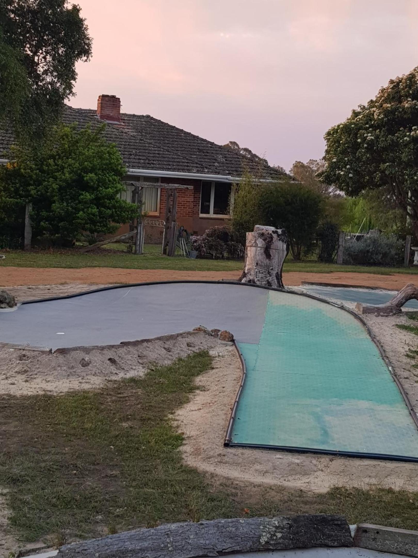 Warradale Lodge and Mini Golf