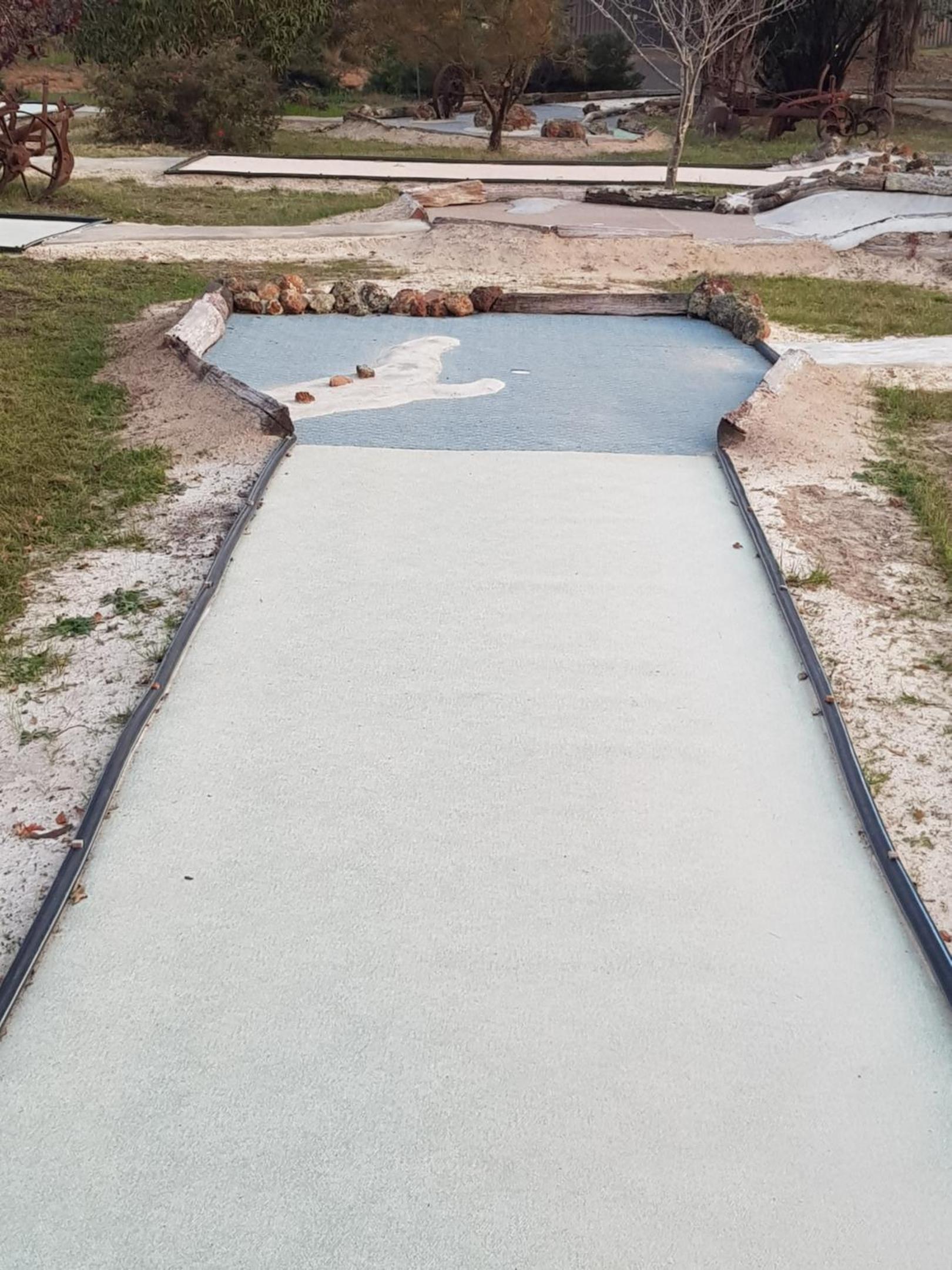 Warradale Lodge and Mini Golf