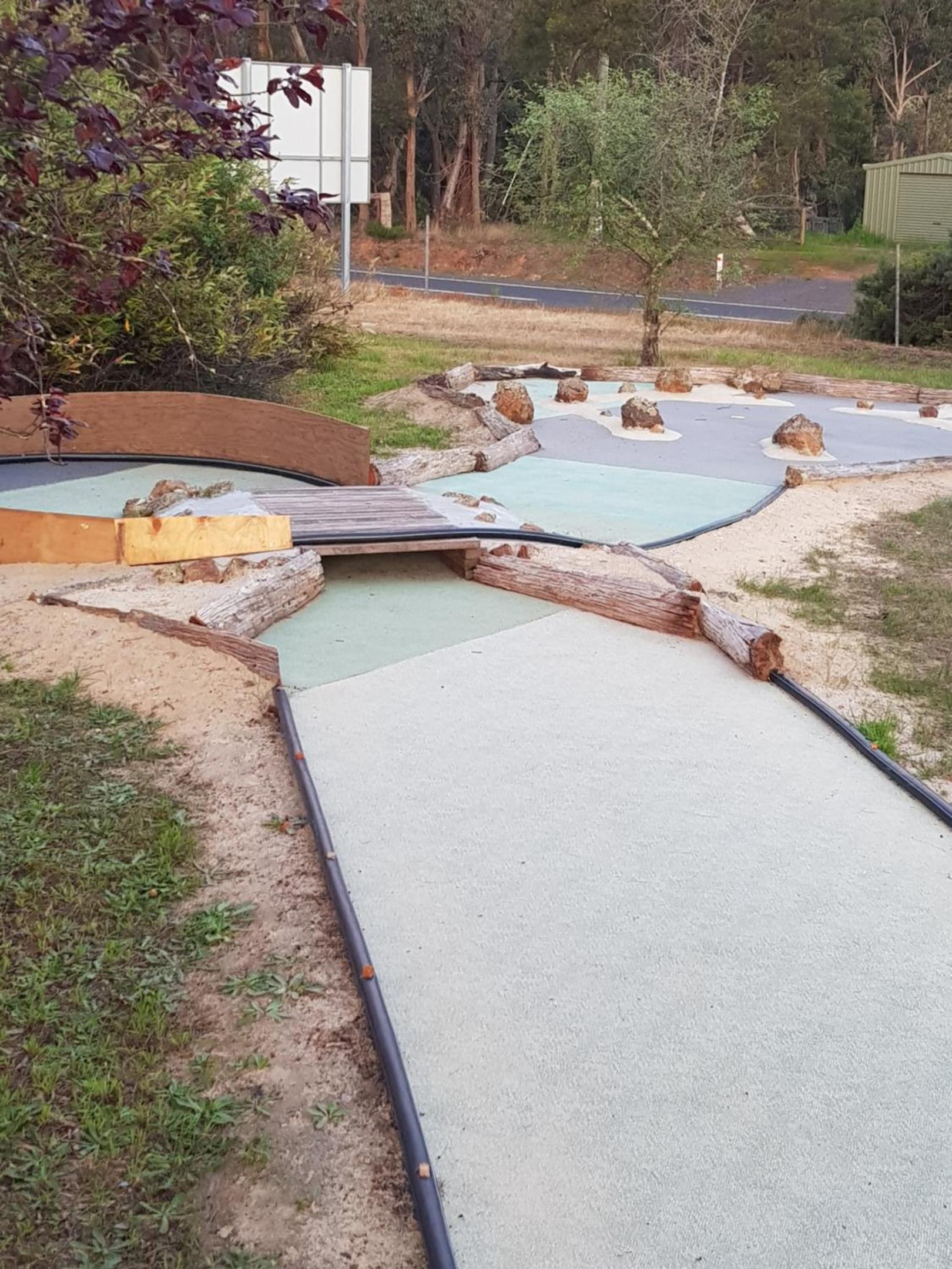 Warradale Lodge and Mini Golf