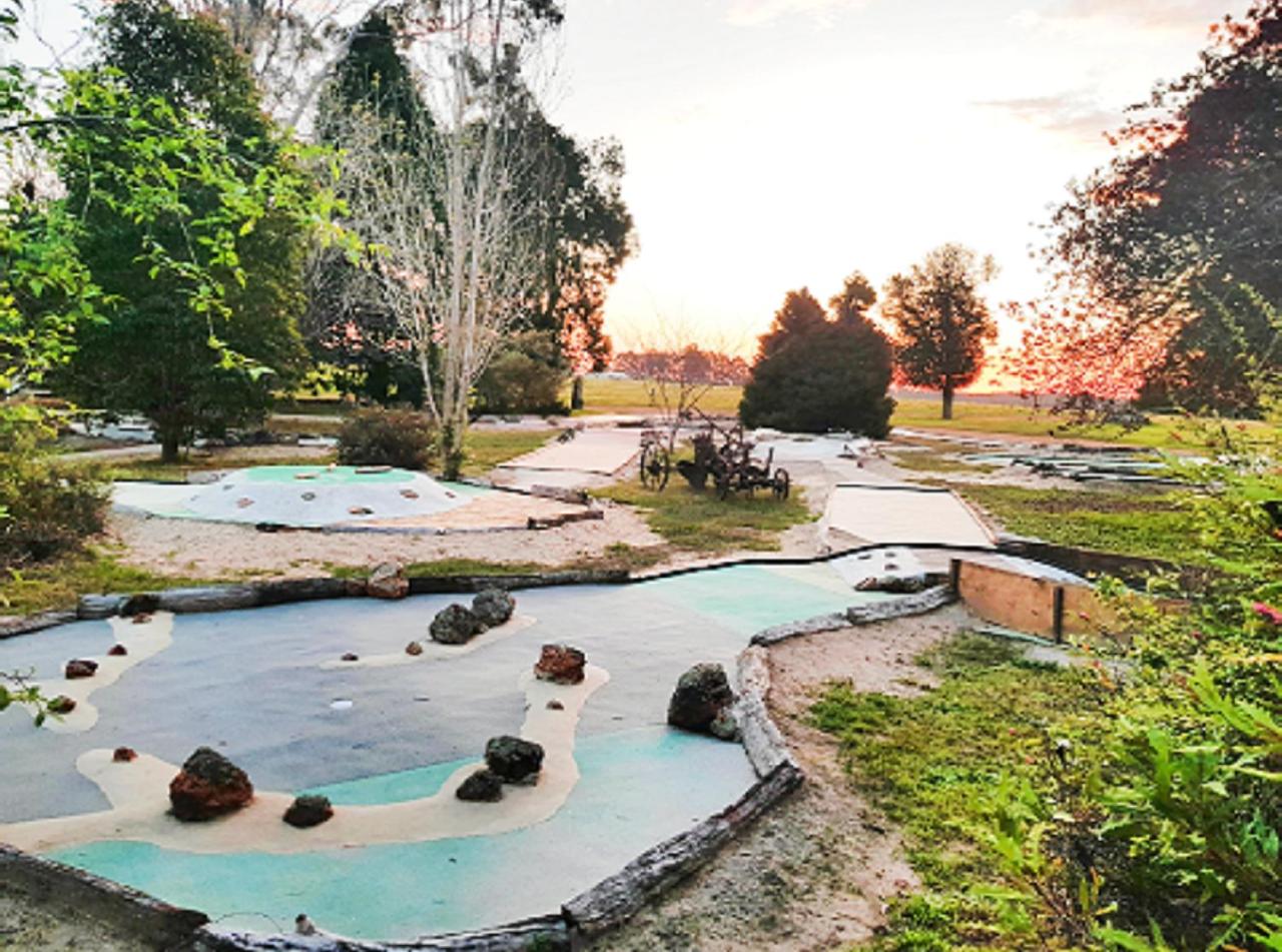 Warradale Lodge and Mini Golf