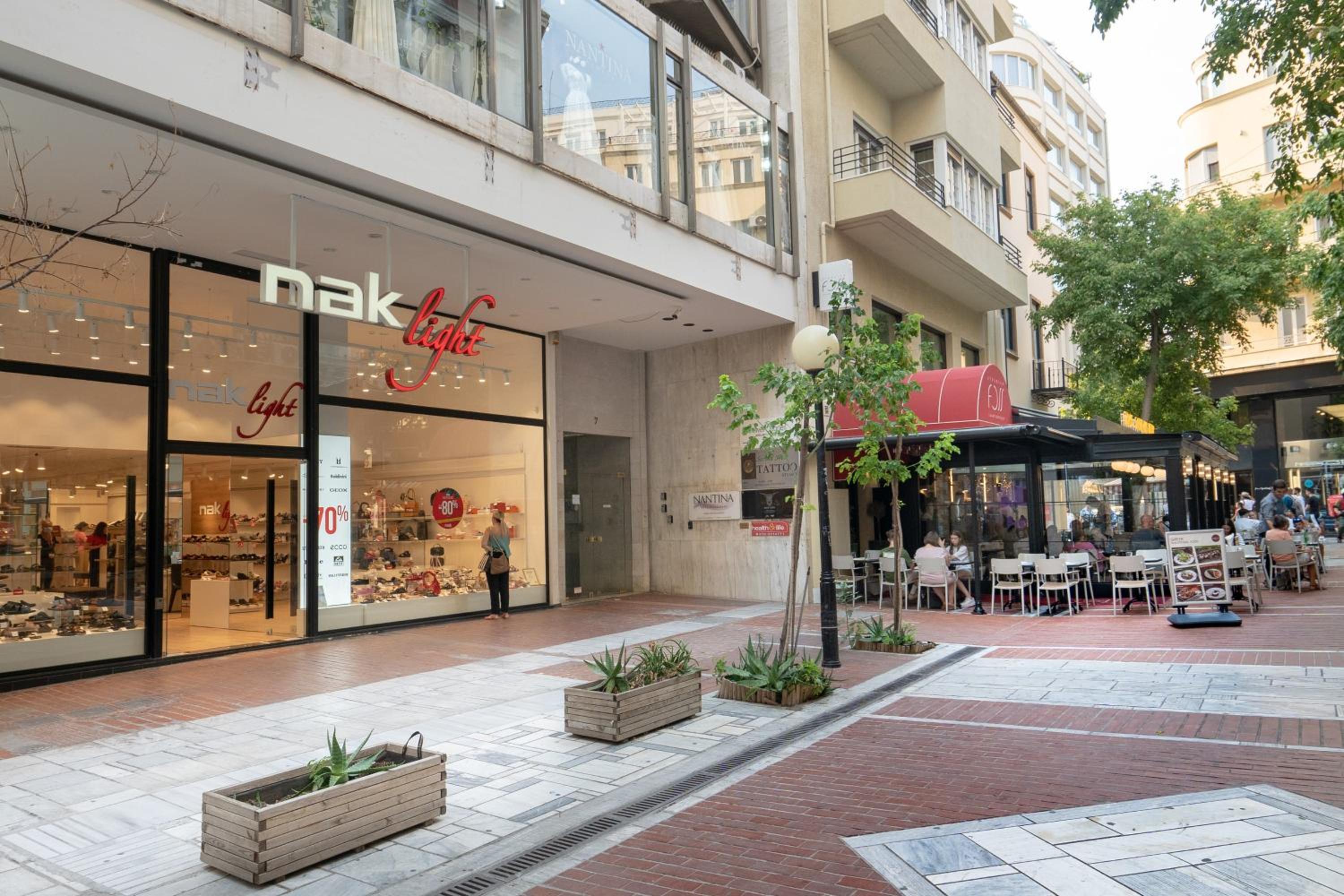 Ermou street 1 bedroom 4 persons apartment by MPS