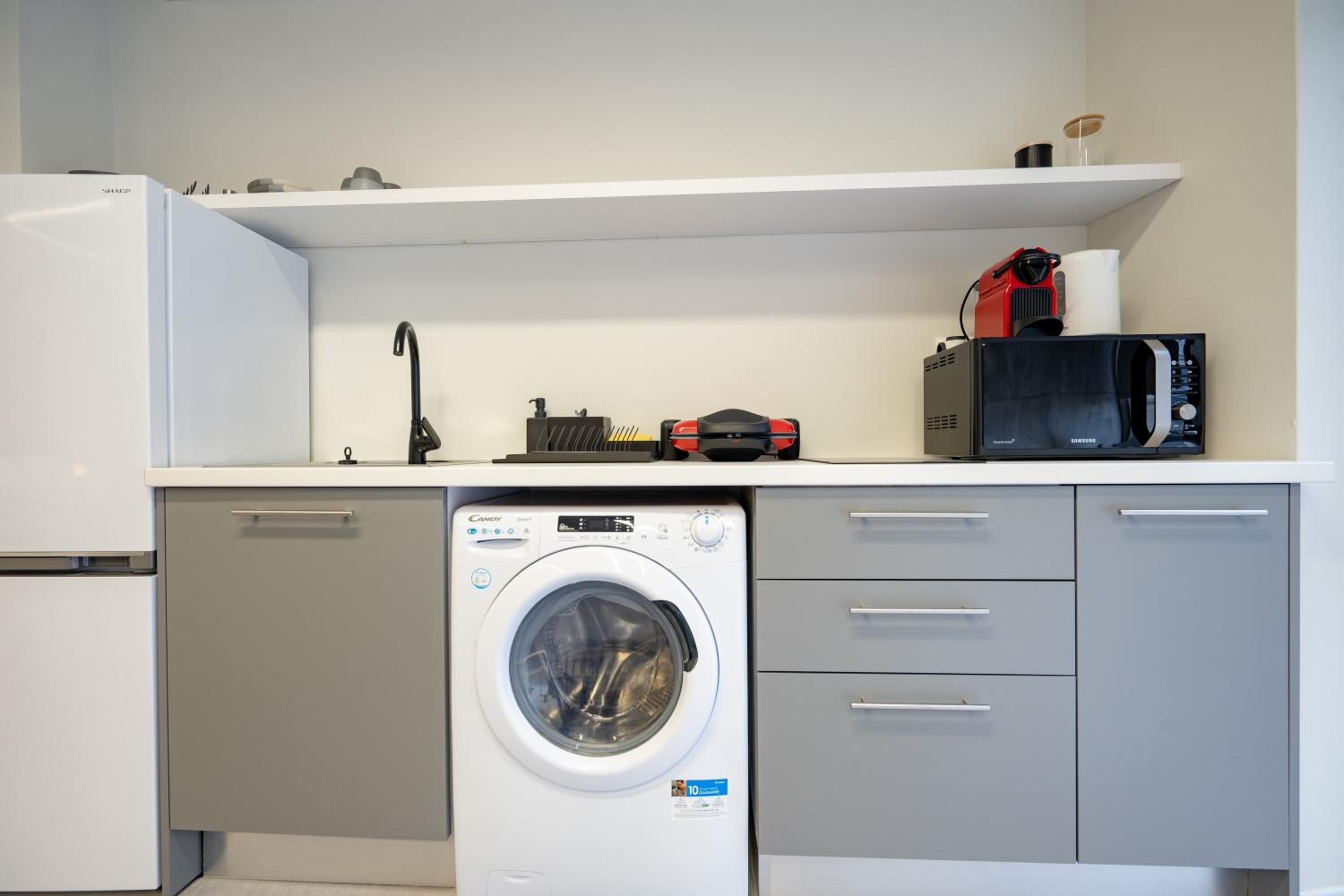 Ermou street 1 bedroom 4 persons apartment by MPS
