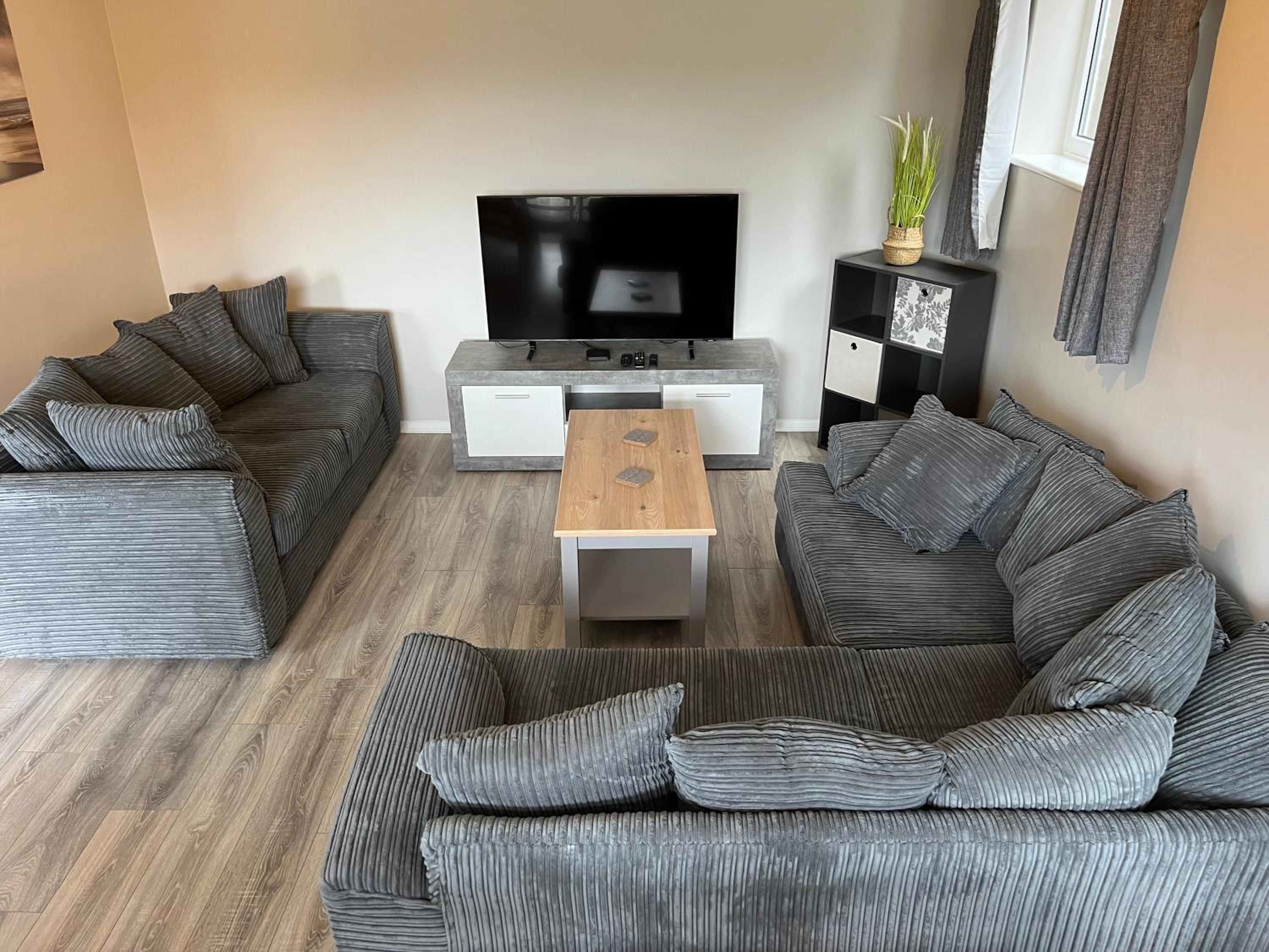 5 Bedroom Detached Beach House Poole view 4