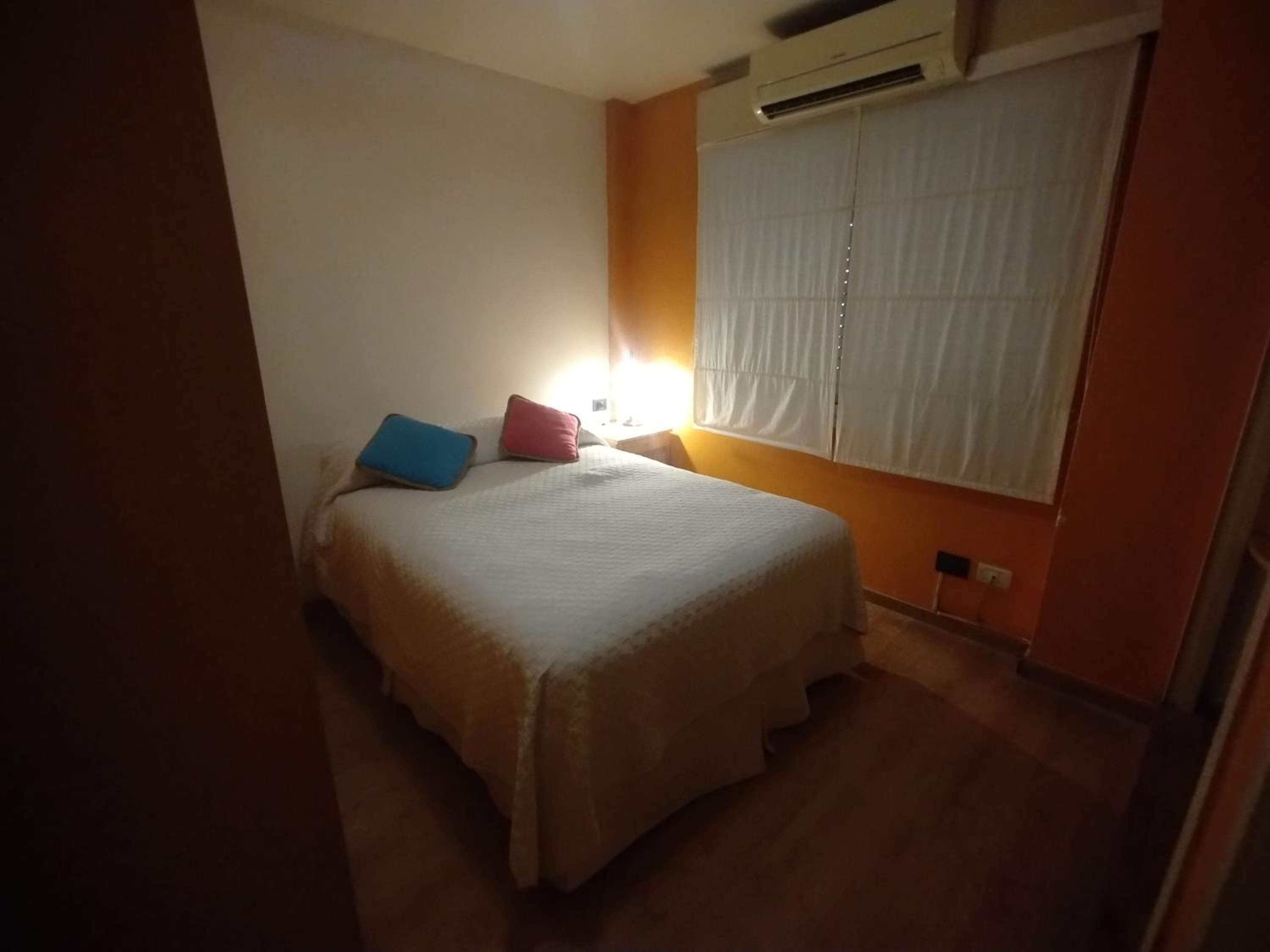 Departamento de 2 dormitorios todos los servicios incluidos aire acondicionado en todos los ambientes TV WiFi excelente ubicación INCLUYE cochera