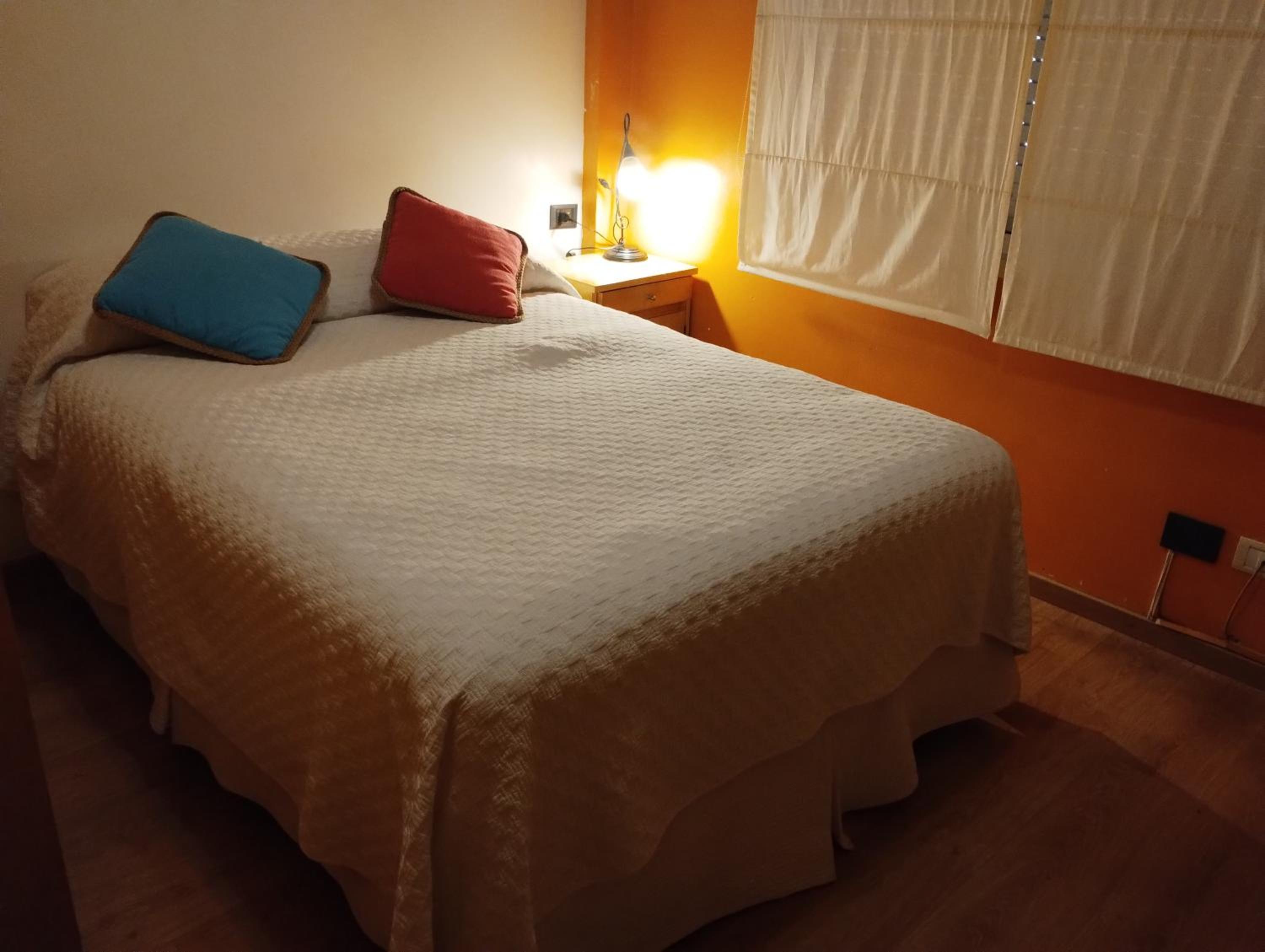 Departamento de 2 dormitorios todos los servicios incluidos aire acondicionado en todos los ambientes TV WiFi excelente ubicación INCLUYE cochera