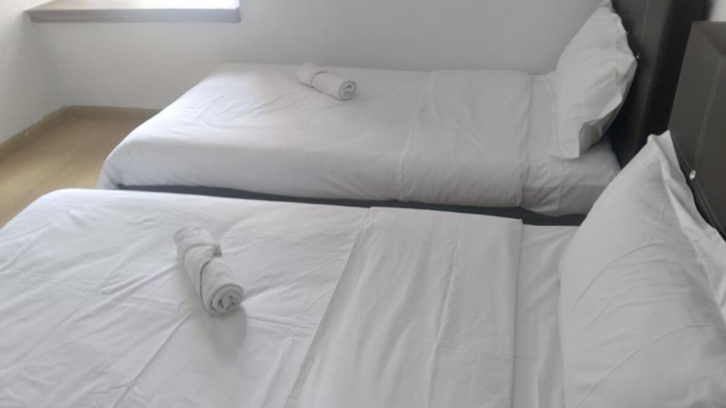 Cityview 2BR Country Garden Danga Bay - Natol