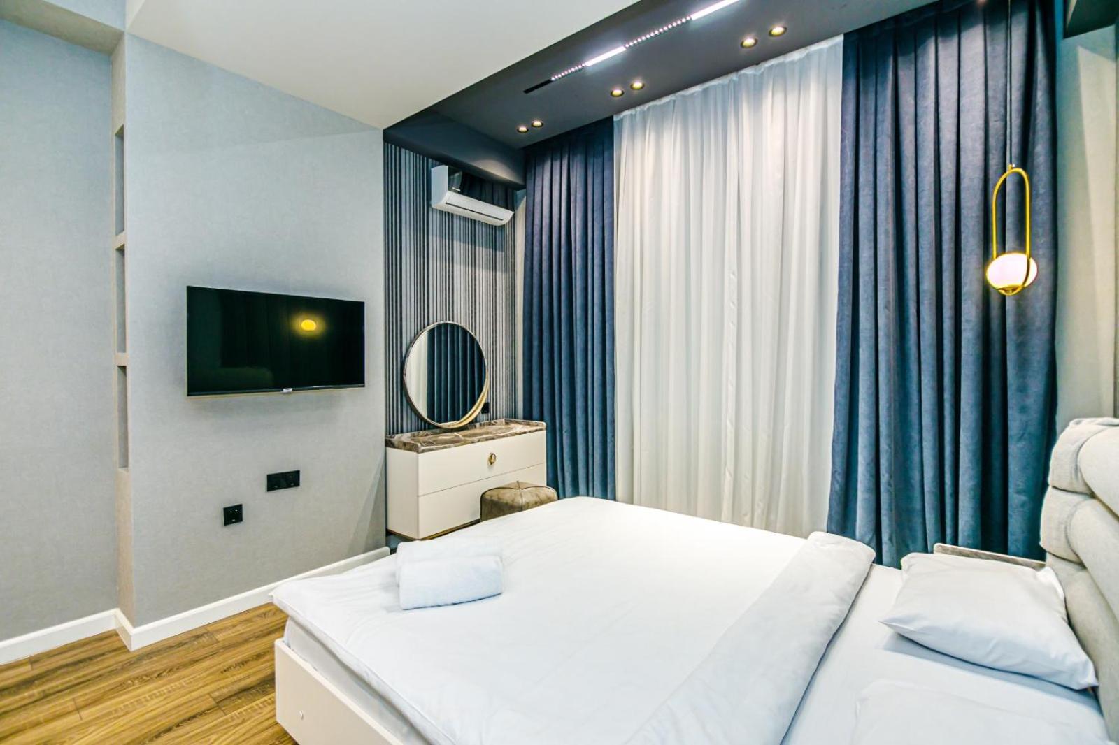Apartment Super