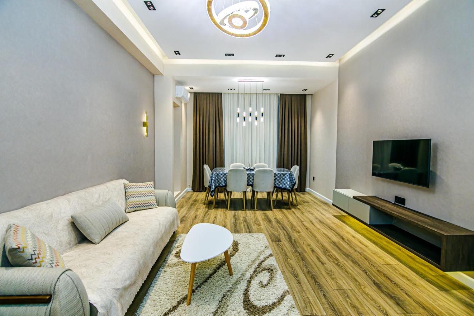 Apartment Super
