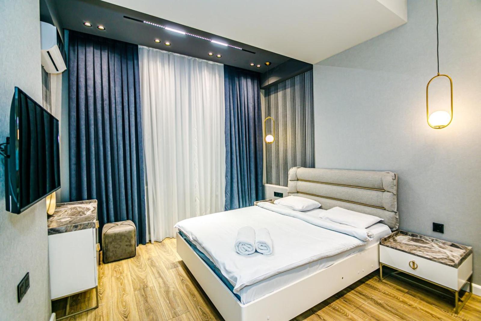 Apartment Super