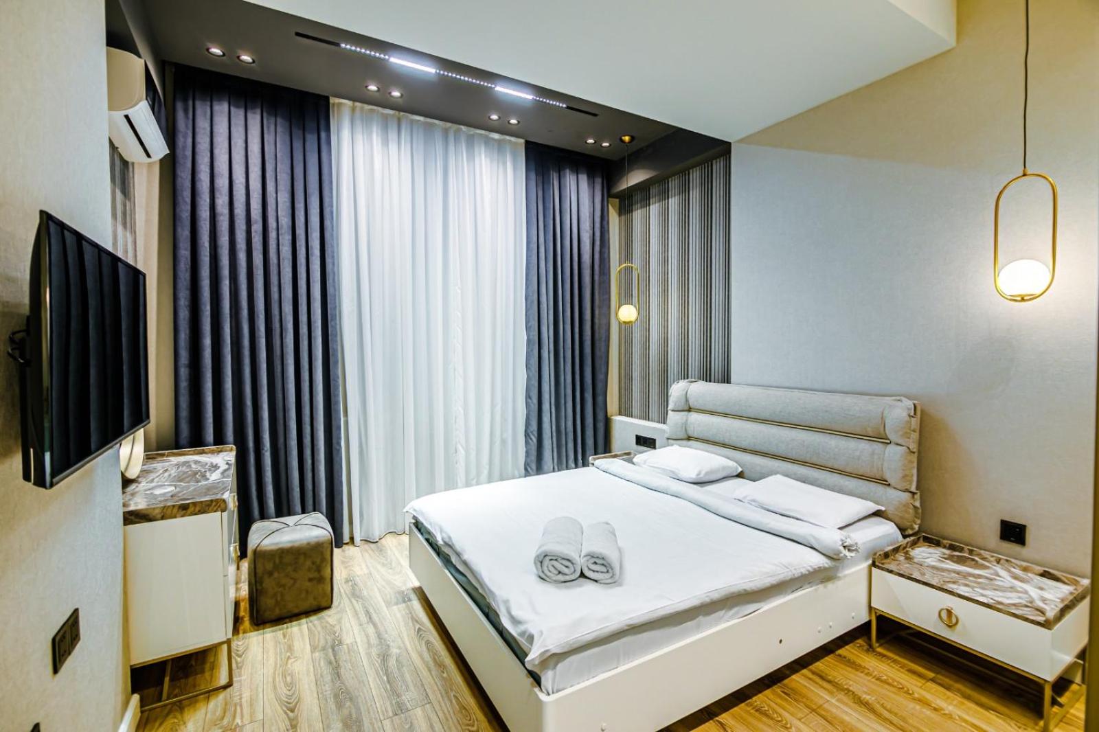 Apartment Super