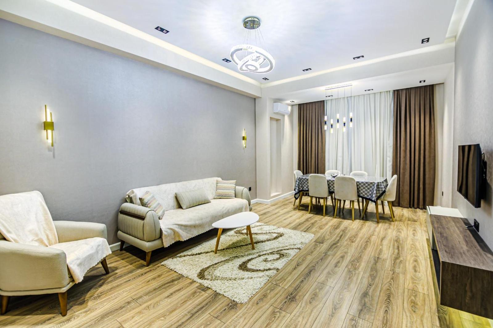 Apartment Super