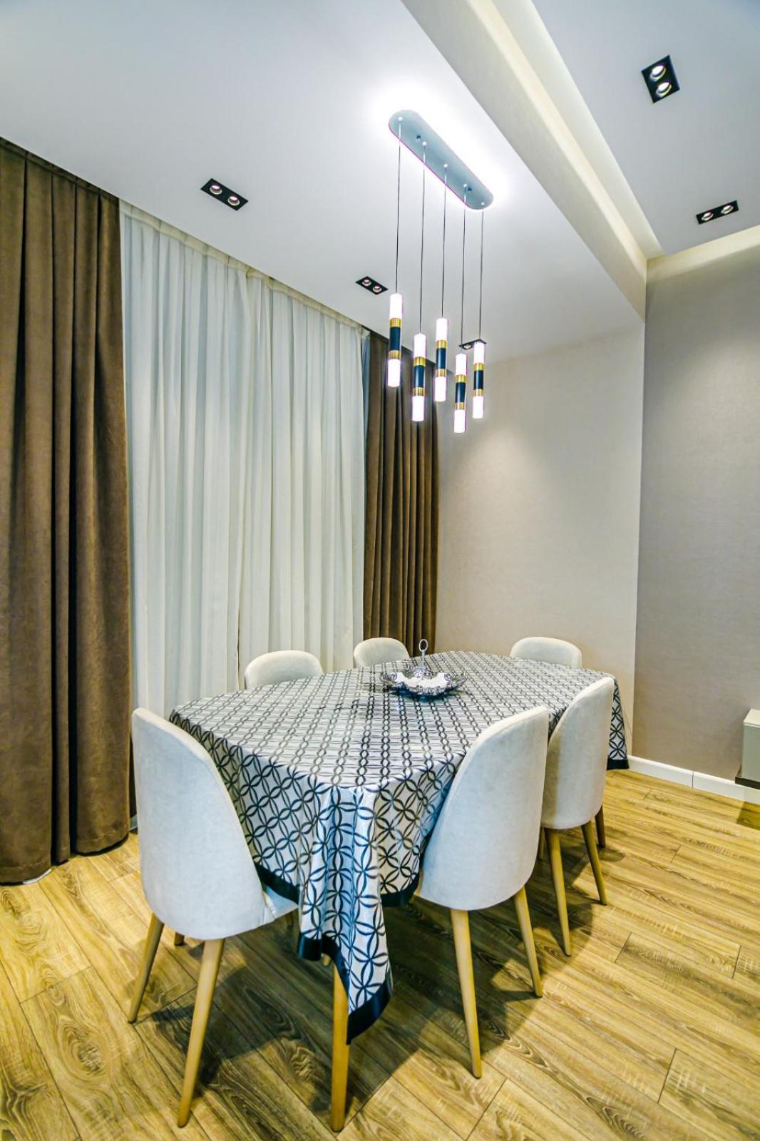 Apartment Super