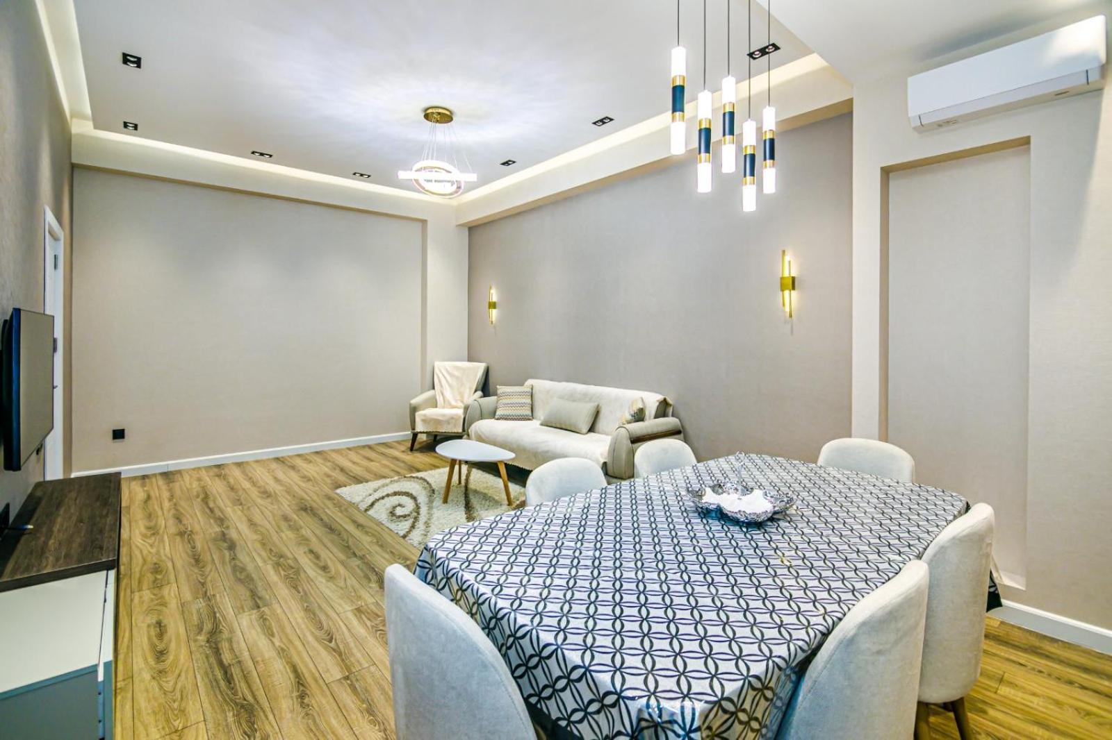 Apartment Super
