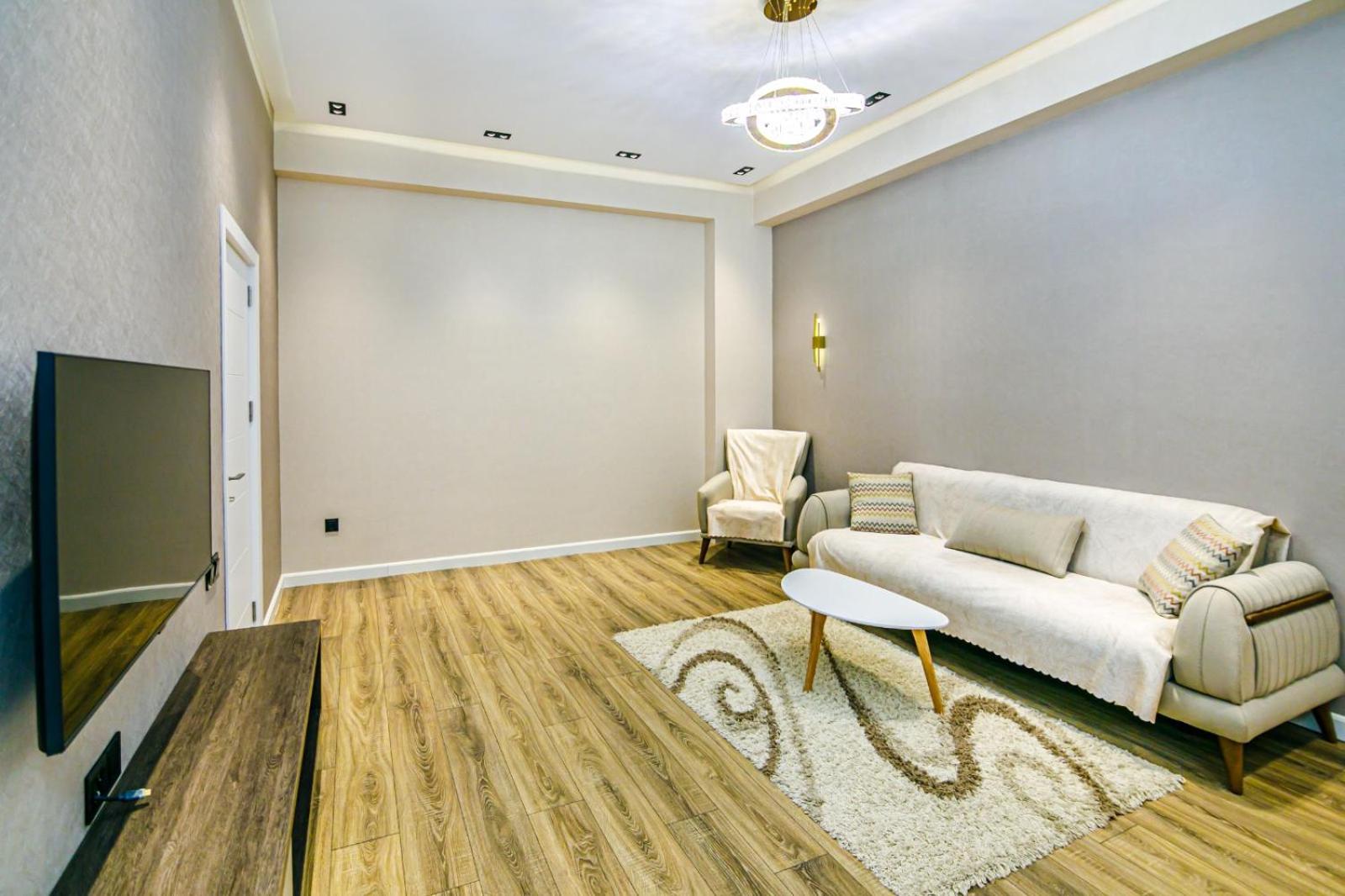 Apartment Super