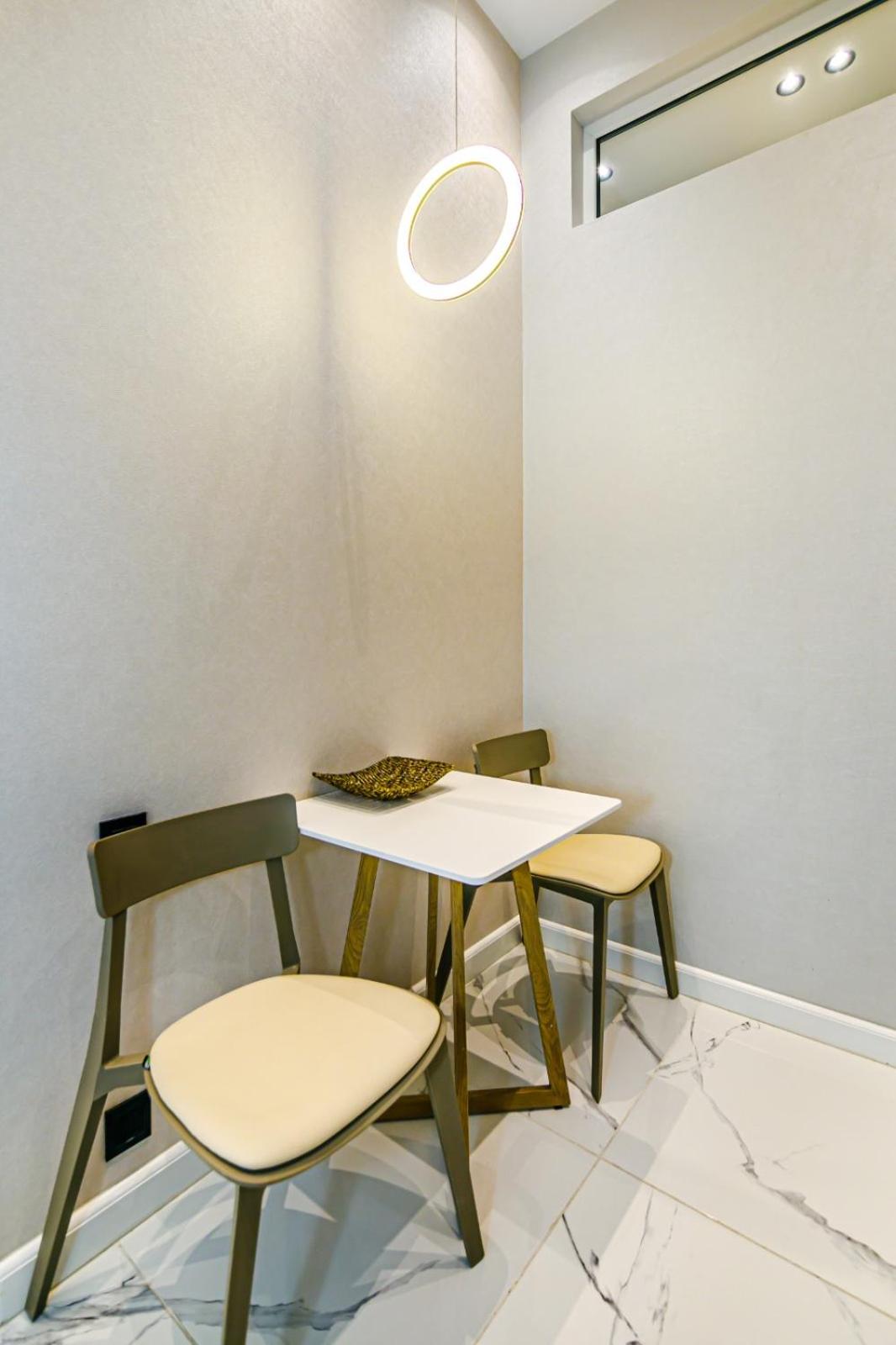 Apartment Super