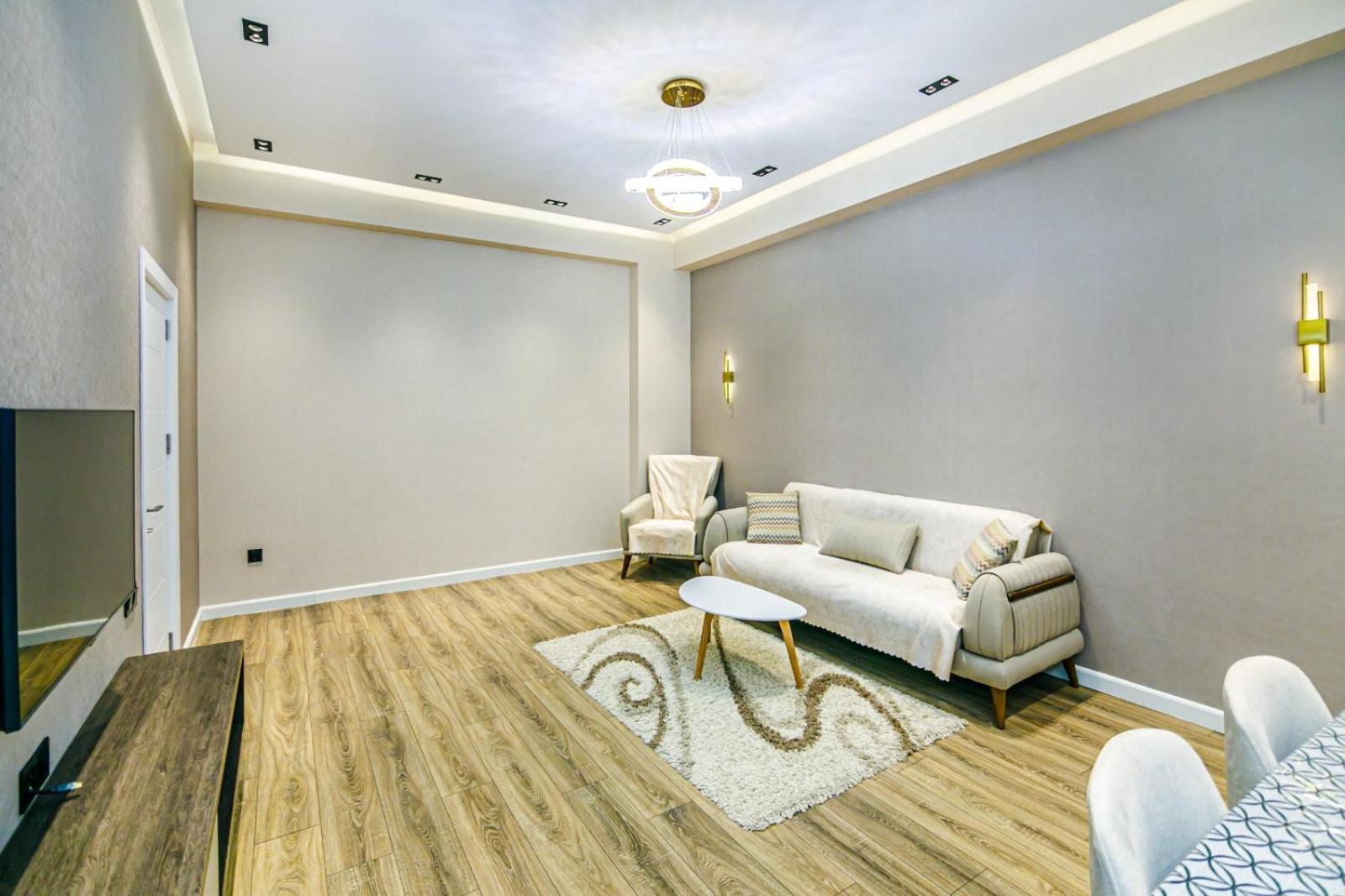 Apartment Super