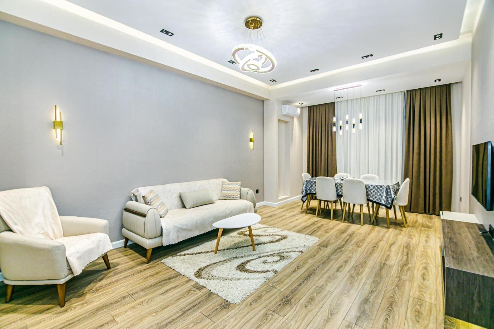 Apartment Super