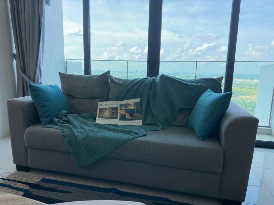 A1804 Grand Medini Studio 100mbps Netflix By STAY view 5