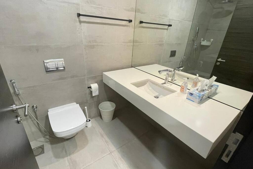 Bahrain Harbor Horizon - Cloud9 Waterfront Luxury Condo