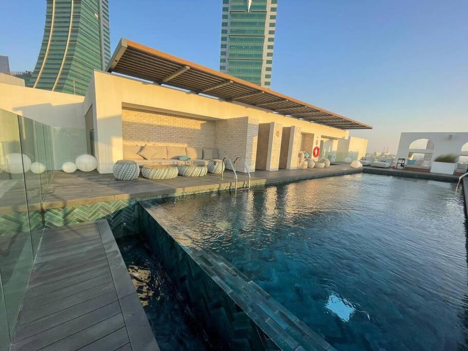 Bahrain Harbor Horizon - Cloud9 Waterfront Luxury Condo