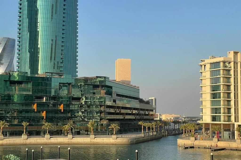 Bahrain Harbor Horizon - Cloud9 Waterfront Luxury Condo