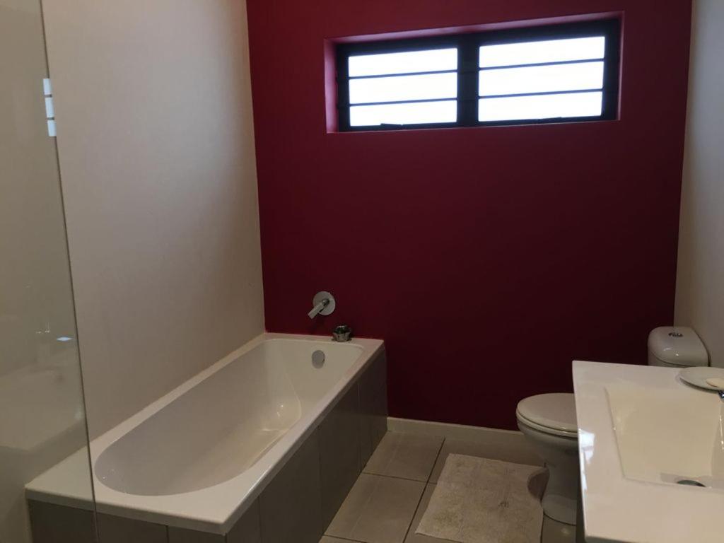 Two bedroom house with pool view 4