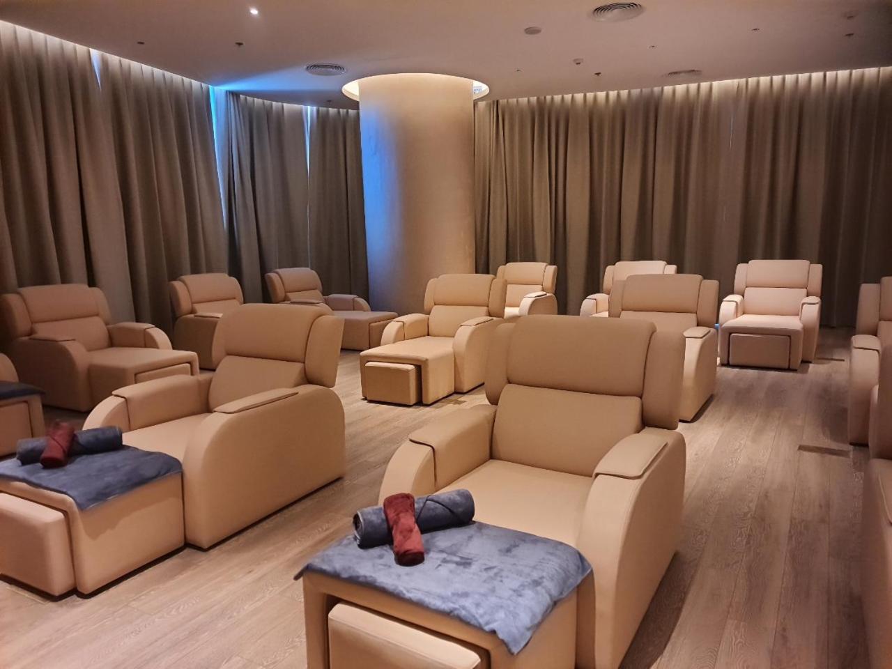 Luxury Waterfront A La Carte Residence