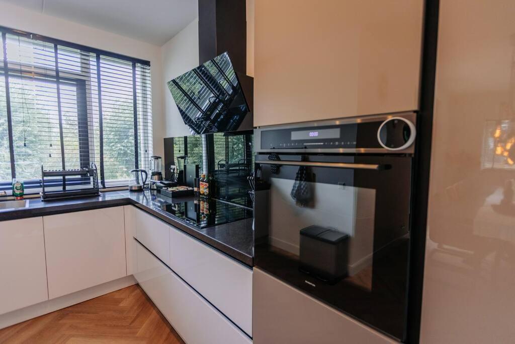 Brand new luxurious 6 bedroom villa in Amsterdam