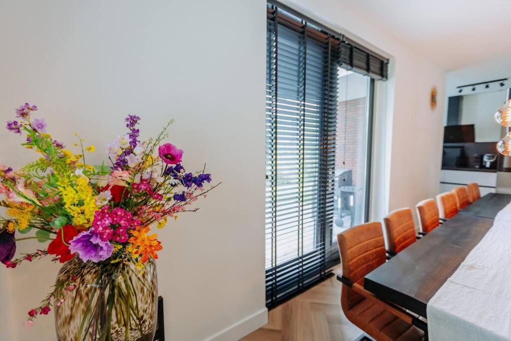 Brand new luxurious 6 bedroom villa in Amsterdam