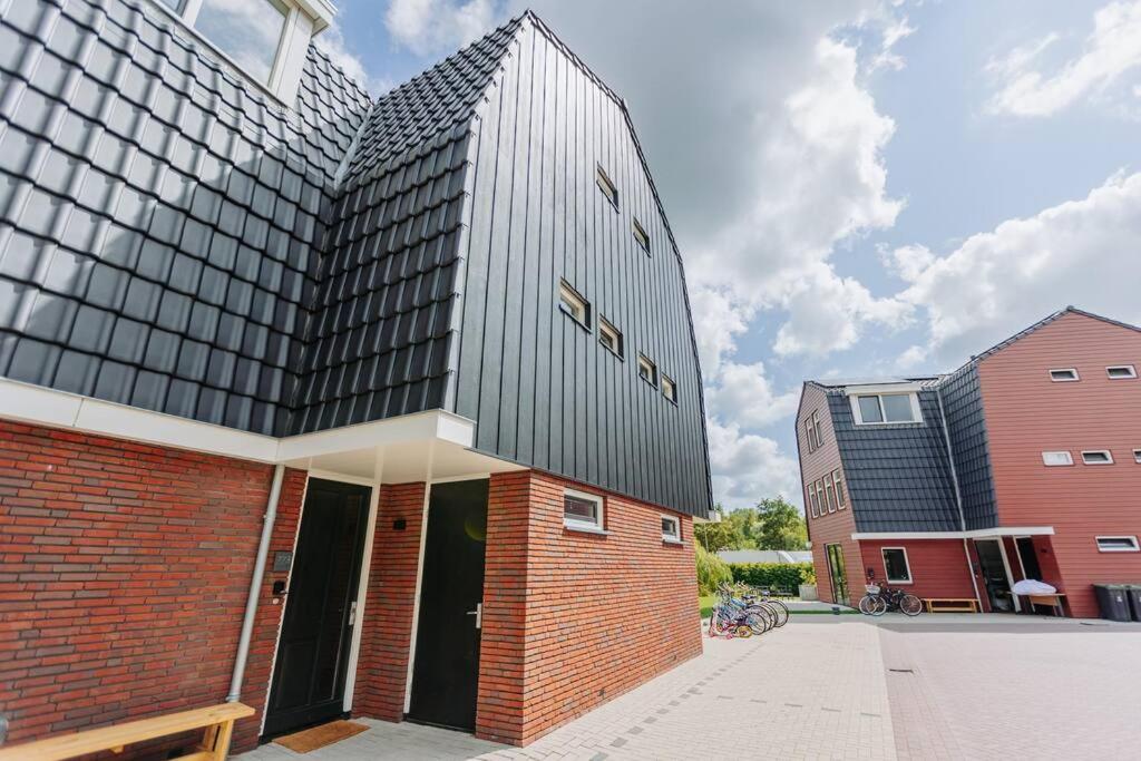 Brand new luxurious 6 bedroom villa in Amsterdam